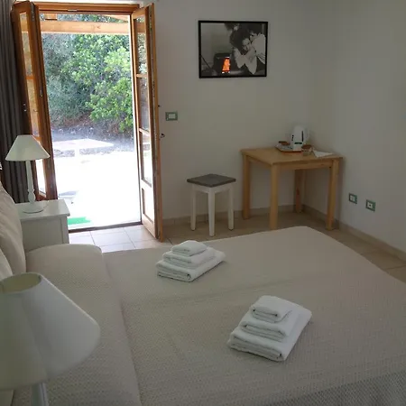 Bed & Breakfast Terre Di L'alcu Luogosanto